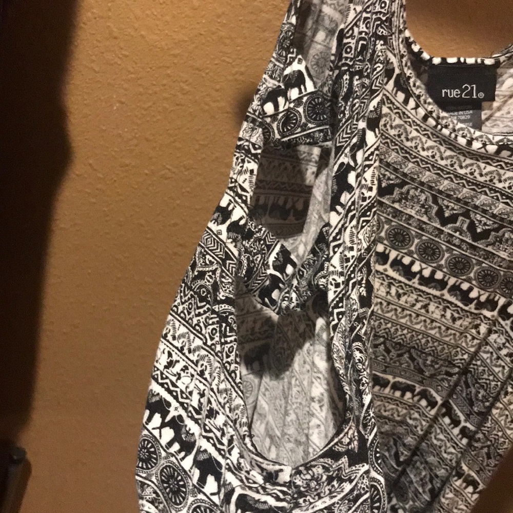 Tank top - Picture 3 of 3